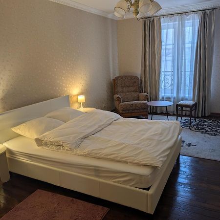 Appartement A Cote De Port Vendome Luaran gambar